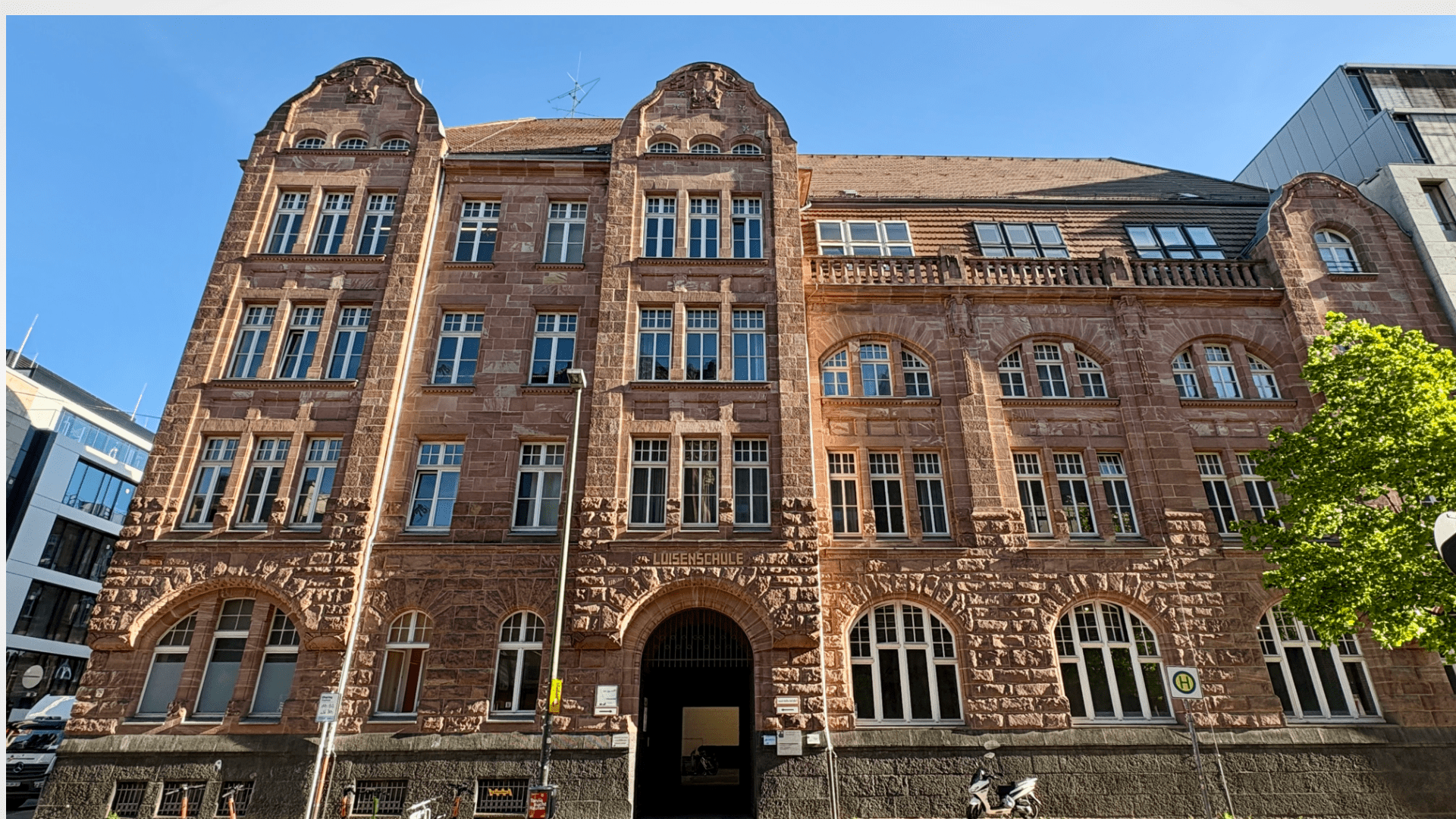 Gebäude Luisen-Gymnasium in der Bastionstraße