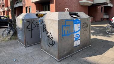 Das Foto zeigt Altpapiercontainer